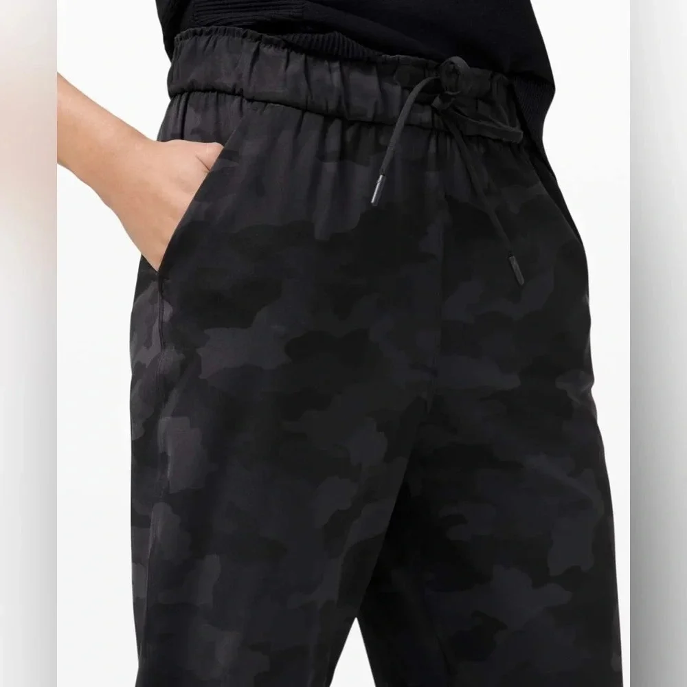 Lululemon Stretch High-Rise Jogger Full Length Black Camo Deep Coal Size Small